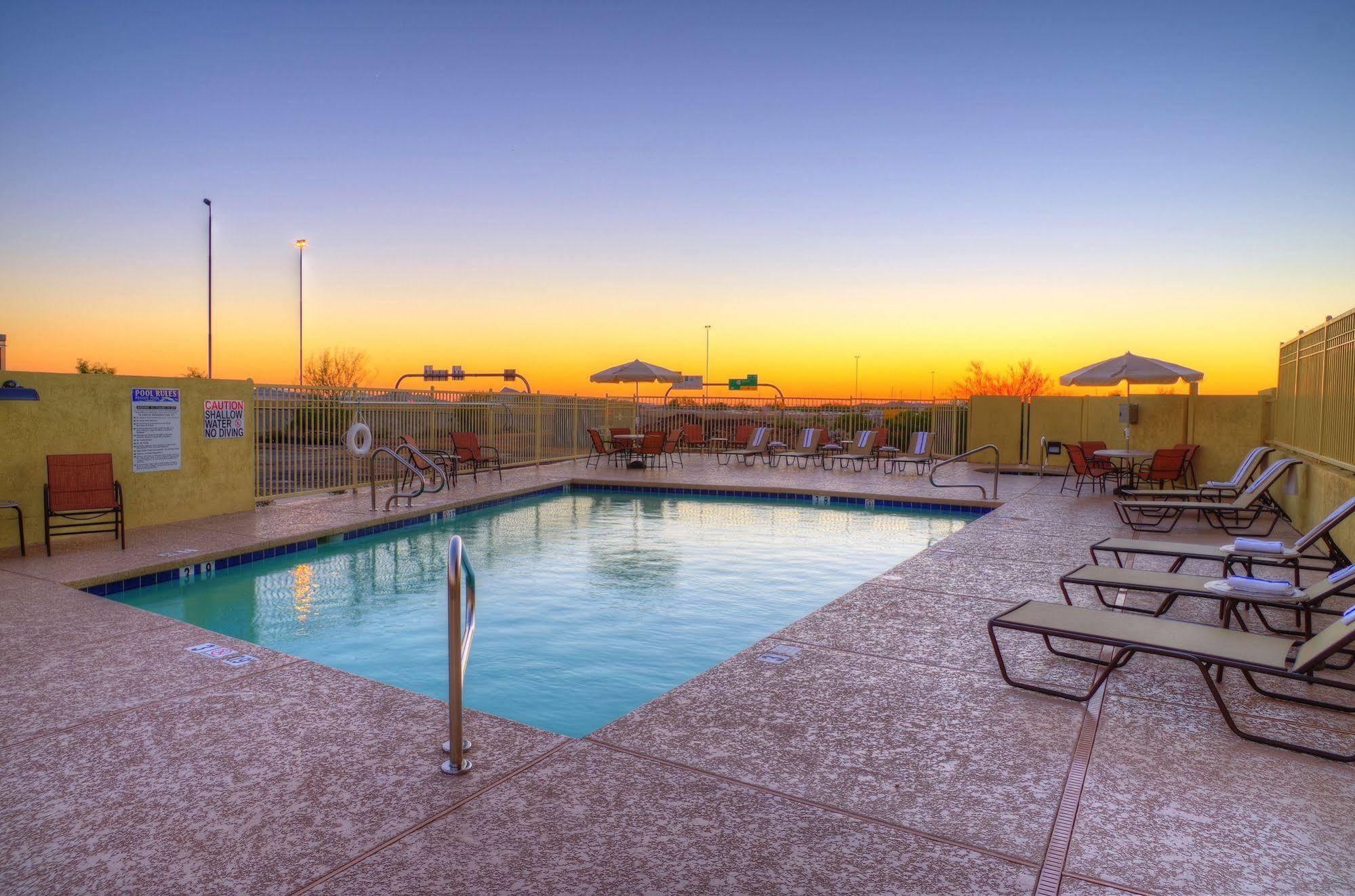 Holiday Inn Express & Suites - Phoenix North - Scottsdale By Ihg Ngoại thất bức ảnh